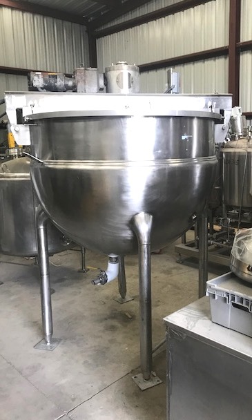 ***SOLD*** used 400 Gallon Hamilton Double Motion Jacketed Steam Mix Kettle/Tank. Has double motion agitator with scraper blades. Jacket rated 125 PSI @ 345 Deg.F. Style SA. NB # 2631. 2 HP, 208-230/460 volt, 1725 rpm, 56C frame. Tilt out mixer bridge.  Last used in food plant. 